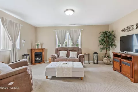 Living - 185 Lunsford Rd, Murphy, NC 28906 photo 4 of 6