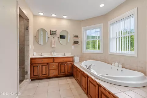 Bath - 185 Lunsford Rd, Murphy, NC 28906 photo 10 of 13