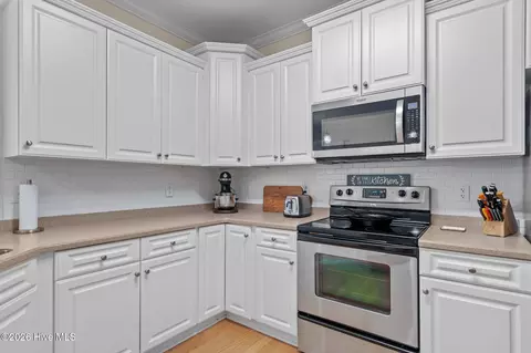 Kitchen - 127 Headwaters Dr, Hampstead, NC 28443 photo 2 of 6