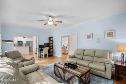 Living - 127 Headwaters Dr, Hampstead, NC 28443 photo 2 of 2