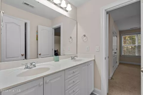 Bath - 127 Headwaters Dr, Hampstead, NC 28443 photo 4 of 6