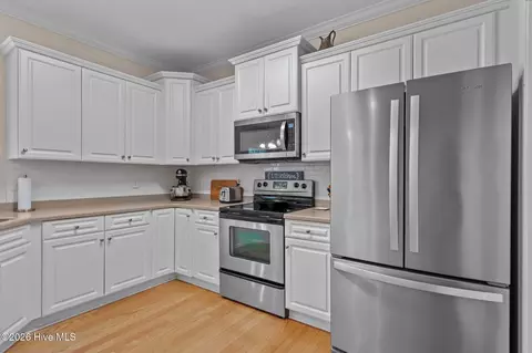 Kitchen - 127 Headwaters Dr, Hampstead, NC 28443 photo 1 of 6