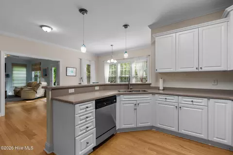 Kitchen - 127 Headwaters Dr, Hampstead, NC 28443 photo 3 of 6
