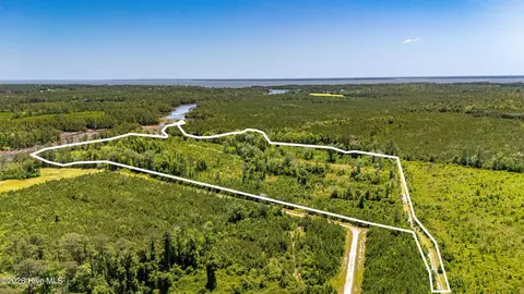 2 Kershaw Road, Oriental, NC 28571