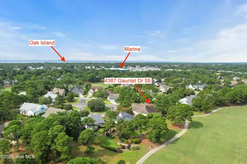 4387 Gauntlet Dr SE, Southport, NC 28461