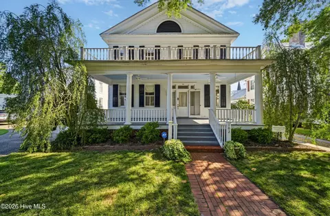 102 W Gale St, Edenton, NC 27932