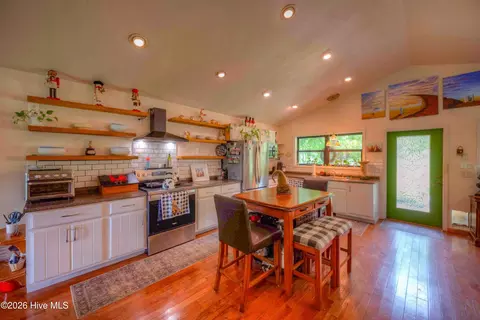 Kitchen - 365 Roberson Rd, Murphy, NC 28906 photo 2 of 2
