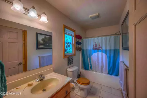 Bath - 365 Roberson Rd, Murphy, NC 28906 photo 1 of 2