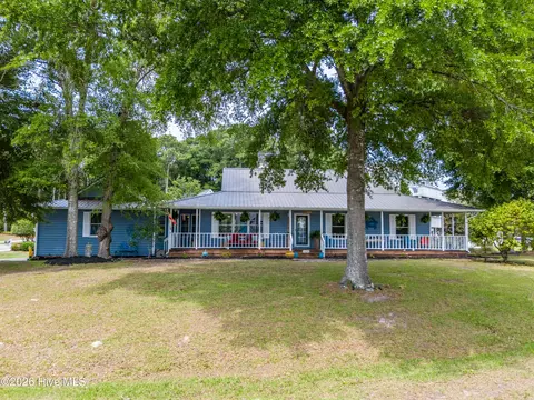 1024 Meridian Dr, Sneads Ferry, NC 28460
