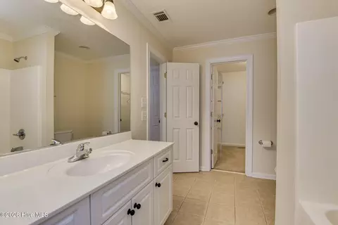 Bath - 816 Mayo Ln, Augusta, GA 30907 photo 4 of 5