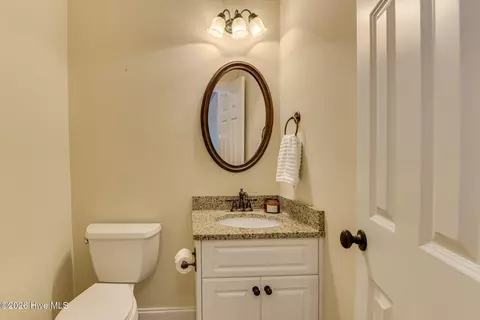 Bath - 816 Mayo Ln, Augusta, GA 30907 photo 3 of 5