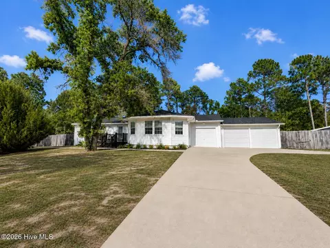 1341 Forest Lake Dr, Southport, NC 28461