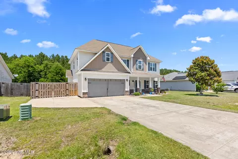 124 Braeburn Blvd, Richlands, NC 28574