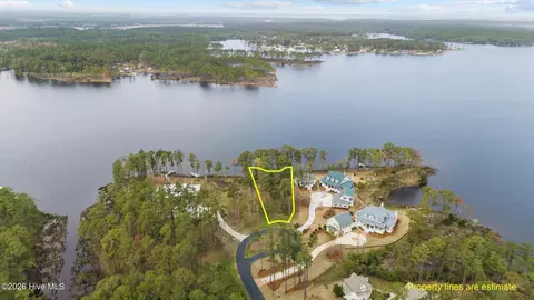 612 Homestead Rd, Oriental, NC 28571