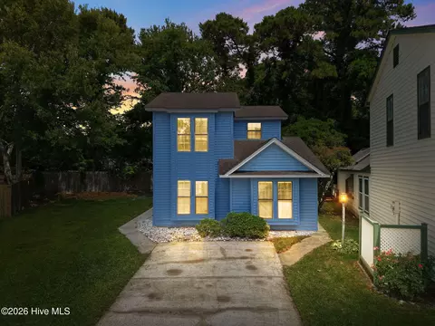 1052 Valley Dr, Calabash, NC 28467