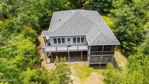 639 Plantation Pkwy, Oriental, NC 28571