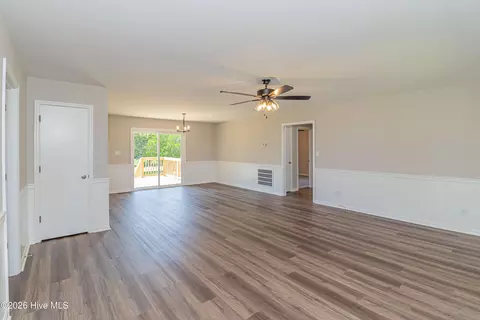 Living - 358 White Flash Rd, Mount Olive, NC 28365 photo 1 of 2