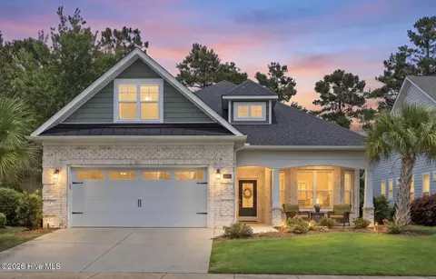 8313 Oak Abbey Trl NE, Leland, NC 28451