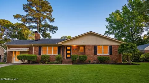 1807 Sulgrave Rd, Greenville, NC 27858