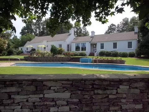 180 Valleyfield Ln, Southern Pines, NC 28387