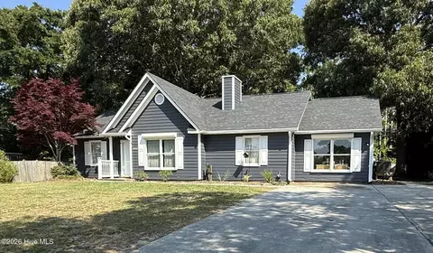 552 Swansboro Loop Rd, Swansboro, NC 28584