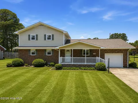 4130 Terrace Dr, Ayden, NC 28513