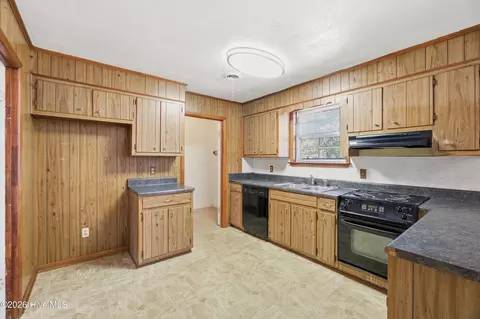 Kitchen - 3606 Greiner Dr, Augusta, GA 30906 photo 2 of 2