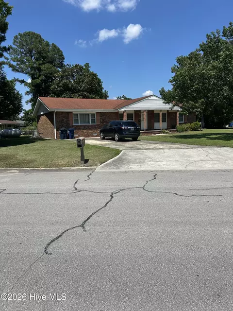 700 Oakwood Ave, Jacksonville, NC 28546