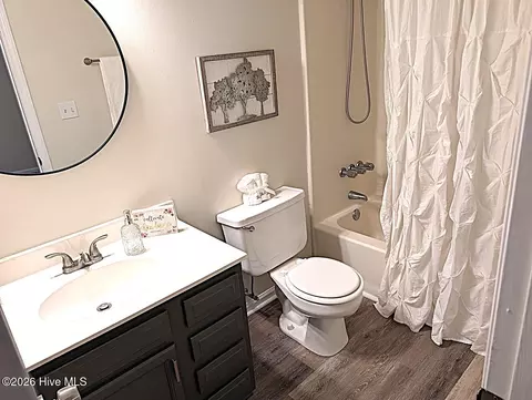 Bath - 1024 Spring Villa Dr, Jacksonville, NC 28540 photo 1 of 4