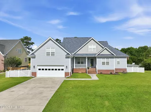 1602 Ivory Gull Dr, Morehead City, NC 28557