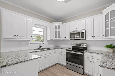 Kitchen - 616 Cornerstone Pl, Evans, GA 30809 photo 2 of 4