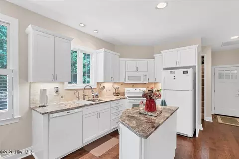Kitchen - 1495 Monticello Dr, Pinehurst, NC 28374 photo 4 of 8