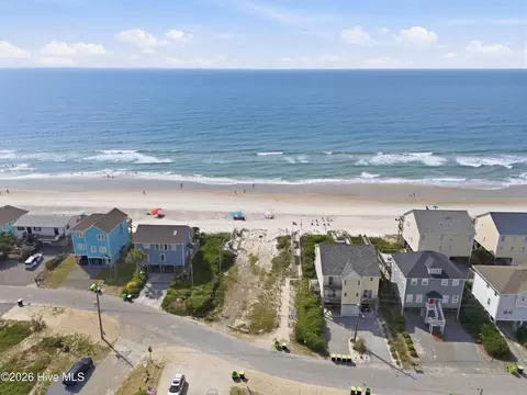 522 N Shore Dr, Surf City, NC 28445