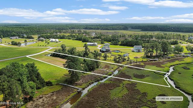 303 Orchard Cir, Newport, NC 28570