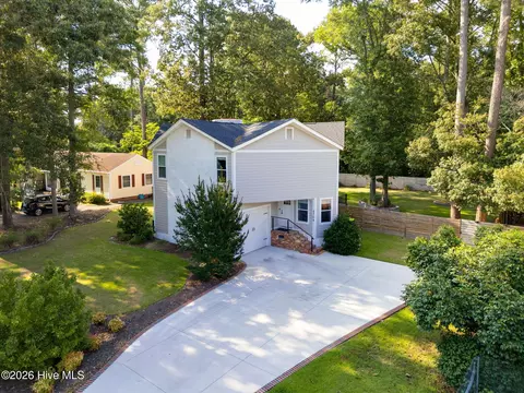 4704 Trent Woods Dr, Trent Woods, NC 28562
