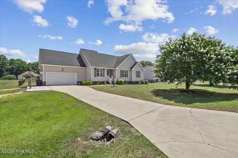 223 Sunridge Ln, Pikeville, NC 27863
