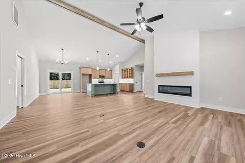 Living - 439 E Philadelphia Ave, Pinebluff, NC 28373 photo 2 of 4