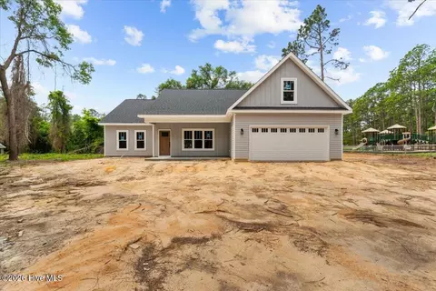 439 E Philadelphia Ave, Pinebluff, NC 28373
