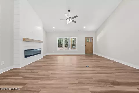 Living - 439 E Philadelphia Ave, Pinebluff, NC 28373 photo 4 of 4