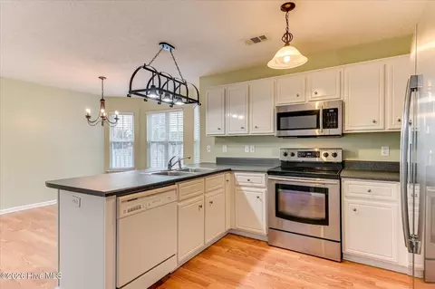 Kitchen - 2013 Glennfield Ln, Augusta, GA 30909 photo 1 of 5