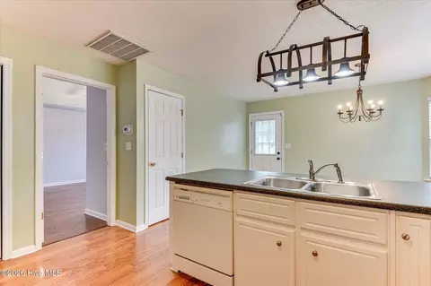 Kitchen - 2013 Glennfield Ln, Augusta, GA 30909 photo 2 of 5