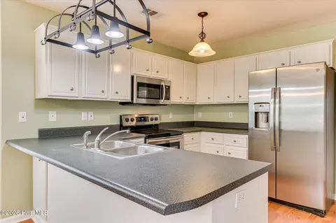 Kitchen - 2013 Glennfield Ln, Augusta, GA 30909 photo 3 of 5