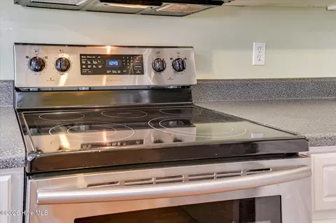 Kitchen - 2013 Glennfield Ln, Augusta, GA 30909 photo 4 of 5