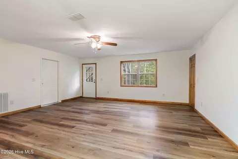 Living - 85 Sunray Cir, Murphy, NC 28906 photo 9 of 13