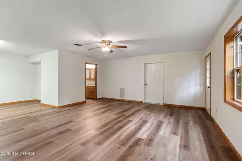 Living - 85 Sunray Cir, Murphy, NC 28906 photo 10 of 13