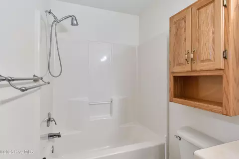 Bath - 85 Sunray Cir, Murphy, NC 28906 photo 5 of 8