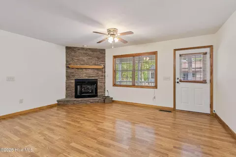Living - 85 Sunray Cir, Murphy, NC 28906 photo 1 of 13