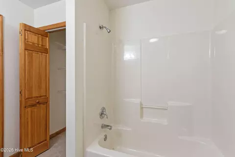Bath - 85 Sunray Cir, Murphy, NC 28906 photo 7 of 8