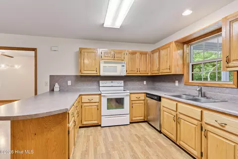 Kitchen - 85 Sunray Cir, Murphy, NC 28906 photo 2 of 4