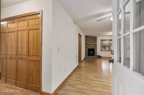Entry Way - 85 Sunray Cir, Murphy, NC 28906 photo 4 of 8